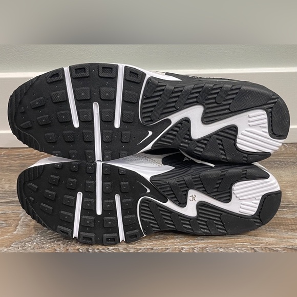 Nike Air Max White and Black Athletic Shoes, NEW without box. - Picture 5 of 5